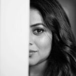Shamna Kasim Instagram - Make your happiness a priority…. Costume: @thanzscouture Pics: @v_capturesphotography Hairstylist: @hairartistpoojagupta Personal staff: @pranay_kohli @etvtelugu2708 @etvwin #dheepremierleague #lovemyjob #lovemyself 🧿