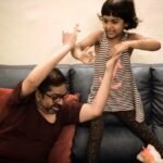 Sharib Hashmi Instagram - हँसी हँसी में वो दुख दर्द झेलता ही रहा, करिश्मा-बाज़ ज़माने से खेलता ही रहा…! Tumhari himmat ko salaam bhai 🙏 mushkil se mushkil waqt mein tumhein muskuraate huye hi dekha ❤️🙏 Doston dua kariye mere bade bhai Aquil Hashmi ko jannat mein aala muqaam haasil ho 🤲🏻🤲🏻