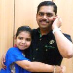 Sharib Hashmi Instagram - हँसी हँसी में वो दुख दर्द झेलता ही रहा, करिश्मा-बाज़ ज़माने से खेलता ही रहा…! Tumhari himmat ko salaam bhai 🙏 mushkil se mushkil waqt mein tumhein muskuraate huye hi dekha ❤️🙏 Doston dua kariye mere bade bhai Aquil Hashmi ko jannat mein aala muqaam haasil ho 🤲🏻🤲🏻