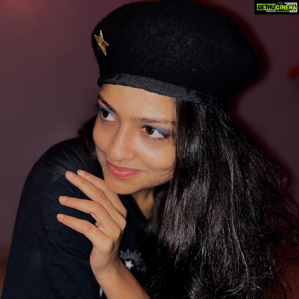 Sharvary Joshi Instagram - Admiration ❤ Pc : @babumishaai 🎃 #cute #❤ #black #tshirt #nudeshades #shotoniphone #randomclick #crush #love #hot #instagood #instadaily #instafashion #instalove #instagram #instamood #instalike #instaphoto #follow #beauty #beautifulgirls #beautiful #🍃 #follow #flashphotography #actress #actor #actorslife #acting #🎭 Ahmedabad, India