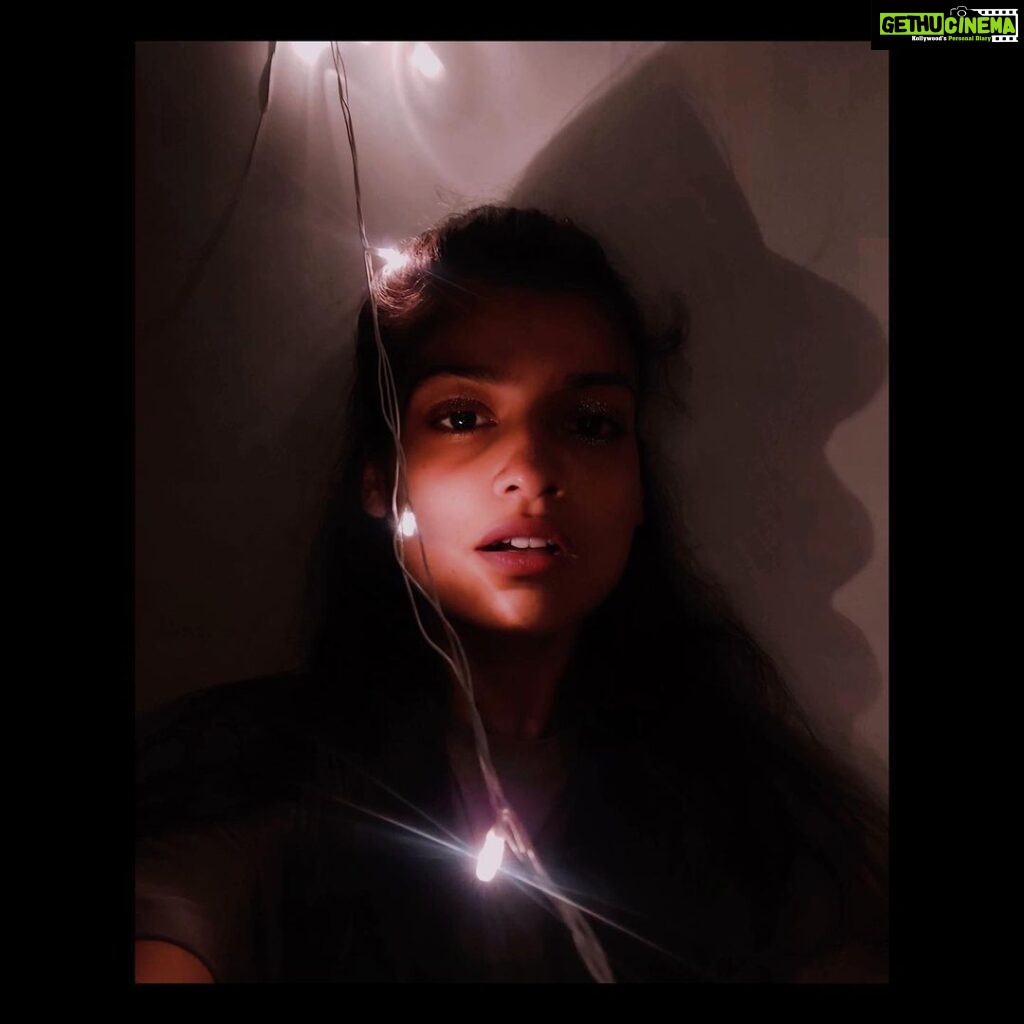 Sharvary Joshi Instagram - “Light is easy to love, show me your darkness” R. Queen #light #darkness #sharvaryjoshi #actress #random #feel #mood #tint #pink #instagram #instamood #vibe