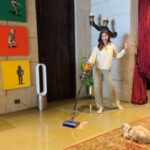 Shilpa Shetty Instagram - Presenting to you the newest member of our house… Dyson Submarine ji🥁 Quite helpful around the house, I must say! Helps me clean all kinds of spills or as they say, ‘ate and left no crumbs’😉😋 love it! @dyson_india #ad #WetandDryvacuum #DysonIndia #gifted