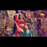 Shilpa Shetty Instagram - Hum milenge aapse aaj raat 8:00 baje kuch khaas mehmaanon ke saath sirf #IndiasGotTalent par!♥️ Taiyaar hain aap?🥳🎉🥳 @kumarsanuofficial @vishaldadlani @nehakakkar @badboyshah @kirronkhermp @sonytvofficial @fremantleindia @indiasgottalentofficial #IGT #StayTuned #grateful #blessed