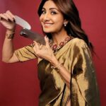 Shilpa Shetty Instagram - Today’s source of 𝓟𝓻𝓸-teen📲 😆😅 #iPhone15ProMax #iphone #MadeInIndia #grateful #happysoul