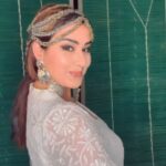 Shilpa Shinde Instagram - ❤️Reels banana bahut mushkil kaam hai🤦🏻‍♀️baap re baap❤️❤️ #reelsinstagram #fun #timpass #funtimes #monday #mondayvibes #apsara #apsaraaali #shilpashinde #reels #trending #instareels #entertainment #explorepage #funnyvideos #reelsvideo Juhu, Mumbai