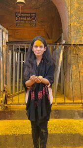 Shivani Baokar Instagram - श्री क्षेत्र जेजुरी दर्शन 🙏🏻

येळकोट येळकोट जय मल्हार !!!!!!....

#kuldaivat_khandoba_jejuri #luckydarshan #blessed #blessings #kuldaivat

🎥 @makeupbyberdesaurabh