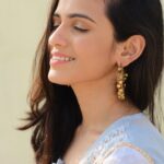 Shivani Baokar Instagram - राखाडी रंगाचे वैशिष्ट्य म्हणजे वाईट गोष्टींचा नाश ! #रंग #राखाडी PC @riteshnikamphotography