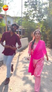 Shivani Baokar Instagram - आम्ही तुमचं चॅलेंज स्विकारलंय आणि गाणं गाजवलंय ... 

अधिपती आणि अक्षरा पुढचं चॅलेंज कोणाला देताय ? 

‘तुला शिकवीन चांगलाच धडा’

13 मार्चपासून, सोम ते शनि, रात्री 8 वा.
#ZeeMarathi #TulaShikvinChangalachDhada
#NewSerial
#MarathiSerial