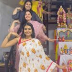 Shivani Rajashekar Instagram - Making sure the Family Hops on the Trend 😎🤓 #Navratri #DurgaPuja #Dussehra #Golu #KotaBommaliPs #lingilingilingidi #trending