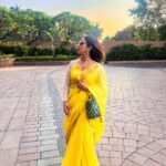 Shreya Bugde Instagram - Khushiyonwali Diwali 🌟🌟🌟 @tejalkm @nutanbugde @arunbugde ♥️♥️♥️ Meet my folks! 😘😘 🧿🧿🧿🧿