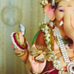 Shreya Bugde Instagram - खूप वाट पाहायला लावतोस रे .......🌺 आज सगळयात आनंदाचा दिवस ✨
