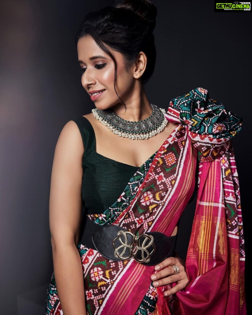 Shreya Bugde Instagram - “To me clothing is a form of self expression, there are hints about who you are in what you wear.” - Marc Jacobs For: @aartexpo @aartexpo presents handloom designers & weavers exhibition & sale. Date :1st, 2nd and 3rd June 2023, showcasing sustainable & eco-friendly products of artisans, weavers & designers from all over India. Venue : Valecha Hall, Juhu. Time : 10:30am to 8pm Do visit us ! Saree: @lajushaparia 📸: @rachitvoraphotography RV Studio