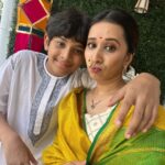 Shreya Bugde Instagram - दिवाळी पाडवा !!!🌼🌸✨🧿