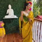 Shreya Bugde Instagram - दिवाळी पाडवा !!!🌼🌸✨🧿