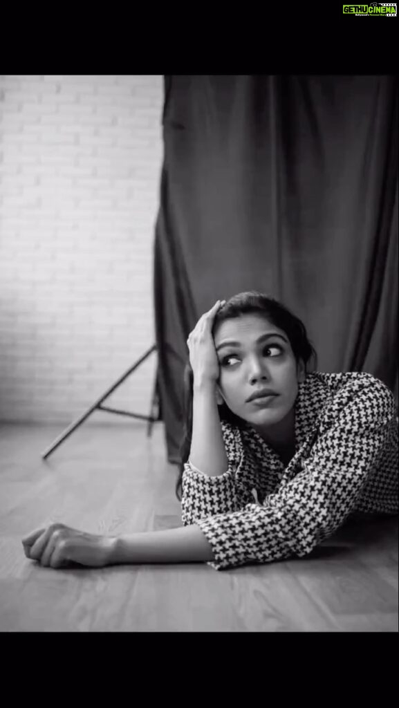 Shriya Pilgaonkar Instagram - Monochrome mystery