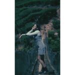 Shruthi Prakash Instagram - Take me back to Munnar and this shoot 🧸 #tb #shoot #munnar #musicvideo #kerela #reels