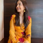 Shruthi Prakash Instagram - A little sunshine on your feed 🧸🌻 #shrutiprakash #yellow #smile #ethnic