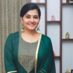 Shruthi Raj Instagram - 1 𝐌𝐈𝐋𝐋𝐈𝐎𝐍 𝐈𝐍𝐒𝐓𝐀 𝐅𝐀𝐌𝐈𝐋𝐘... 𝐈𝐓 𝐌𝐄𝐀𝐍𝐒 𝐀 𝐋𝐎𝐓 𝐓𝐎 𝐌𝐄..𝐓𝐇𝐀𝐍𝐊 𝐘𝐎𝐔 𝐒𝐎 𝐌𝐔𝐂𝐇...𝐖𝐈𝐒𝐇𝐈𝐍𝐆 𝐘𝐎𝐔 𝐀𝐋𝐋 𝐀 𝐇𝐀𝐏𝐏𝐘 𝐃𝐄𝐄𝐏𝐀𝐕𝐀𝐋𝐈 🎆🎆🎆