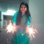Shruthi Raj Instagram - இனிய தீபாவளி நல்வாழ்த்துக்கள்🥰🥰🥰 #diwali #festival #deepavali