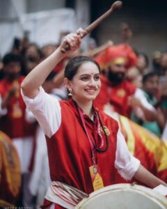 Shruti Marathe Instagram - गणपती बाप्पा मोरया....2023
.
.
 कलावंत ढोल पथक😎

@shrumarathe 
@kalaawantdholpathak

#pune #ganpatibappamorya #ganpatifestival #kalawantdholpathak #dholpathak #vibe #expression