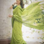 Shruti Marathe Instagram - We are here with Ganesha saree. Handmade cotton silk Calligraphy saree to dazzle this festival season 🤍 In Frame @shrumarathe Photogrpher @kalyaam_2.0 Hair & Makeup @rupali.makeupartist #saree #silksarees #calligraphy #print #printedsaree #handloom #handmade #sareefashion #sareelove #montagebysukhada #ganesha #ganeshfestival #maharshtra #indianhistory