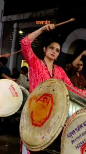 Shruti Marathe Instagram - कलावंत✨. 

Do not Repost this content without permission⚠️

#dholtasha #dhol #maharashtra #tasha #vadak
#dholtashapathak #dholtashalover #mumbai
#pune #vadan #dholtashaclicks #dhwajdhari
#pathak #dholtashaphotography #marathi
#dholtashapremi #dholachi #tashachi #premi
#dholtashalovers #tarri #dholtashamh #ganpati
#dholvadak #dholtashacapture #dhwaj
#marathiculture