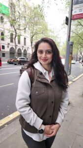 Shruti Marathe Instagram - 🇮🇳 ❤️

#india #jaihind🇮🇳
#london

Supporting cast did a good job 😁😝🚴‍♂️ 

🤳 @bhushan_pradhan