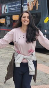Shruti Marathe Instagram - When u think it's a photo . 🥺😁 pan asto video 🤦‍♀️

#birmingham #shooting #actors