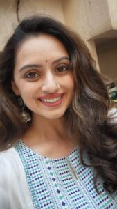 Shruti Marathe Instagram - Life is good !💓💖

Earrings @saajbyshalaka 😍
