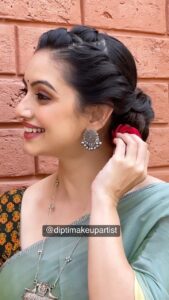 Shruti Marathe Instagram - The most beautiful curve on woman’s body is her Smile 😊 
@shrumarathe 
Hair n Makeup by @diptimakeupartist 
@pixelpune 
@shailendra_pardeshi 
#reels #punemakeupartist #diptimakeupartist #shrutimarathe #smile 
@team_shruti @royal_boys_girls_marathi @marathi_royal_karbhar @marathi.weddings  @marathi_wedding_stuff @marathi_wedding_stuff @marathi_wedding_bridel @marathi_weddingz @shru.timarathefc