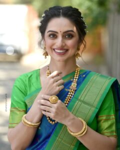 Shruti Marathe Instagram - ❤️❤️

#मीमराठी #महाराष्ट्र
#पैठणी
 📷  @saneshashank
MUA @shiulibiswas_artistry
 @pooja_vishwakarma_23
Saree by @thesilkerabypratibhapawar
@amolpawar2438
@shubhangi_mohdure