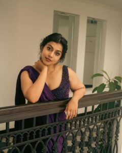 Shruti Ramachandran Instagram - ✨

Styling @keerthysampath
Photography @palaniappansubramanyam
Assisted by
@premshaz @ak_1996_47
Outfit @drishtichhabraa 
MUA & Hair @femy_antony__
Location @azora.hotels