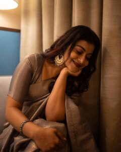 Shruti Ramachandran Instagram - #kalyannavaratri 

Make up and hair courtesy @the_color_pallete ❤️
Photography @premsampaul