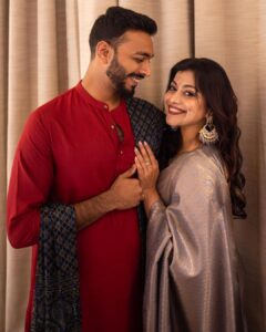 Shruti Ramachandran Instagram - #kalyannavaratri 

Make up and hair courtesy @the_color_pallete ❤️
Photography @premsampaul