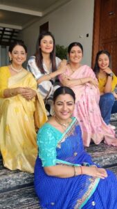 Shruti Ulfat Instagram - Do watch us from 6th nov mon to sun at 9.30 pm on starplus...
Masti in outdoors of #yehrishtakyakehlatahai 
#yehrishtakyakehlatahai4