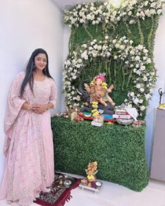Shubhi Sharma Instagram - बुद्धि, समृद्धि और सौभाग्य के देवता विघ्नहर्ता गणपति के जन्मोत्सव गणेश चतुर्थी की हार्दिक शुभकामनाएँ।🌸💐🙏🏻