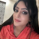 Shubhi Sharma Instagram - Good morning friends 🥰🥰 #shooting #time