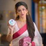 Shweta Bhattacharya Instagram - এই পুজোতে dull আর dry ত্বক থেকে বাঁচতে আজ থেকেই ব্যবহার শুরু করুন Nivea Soft Light moisturizer. আপনার স্কিন হয়ে উঠুক সতেজ আর উজ্জ্বল। #NIVEA #NIVEAIndia #NIVEAForYou #NIVEACares #NIVEASoft #NIVEASoftMoisturiser #MoisturisedSkin #SkincareEssentials #SkincareRoutine