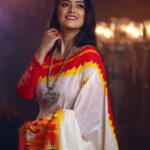 Shweta Bhattacharya Instagram - “In a world full of trends,I’ll always choose tradition.” Mua & hair:Soumak Chandra Photography:Rahul Dev Mallik Brand:Minu Fashion