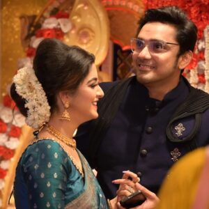 Shweta Bhattacharya Instagram - Our love is a fairytale,
She is my little princess,
I am her prince,
And we are forever,
Together we enjoy our company the most
And we make the best frame..
At my best friend's marriage ceremony @rock_n_roll_bfab

#mylove #candid #marriage #ceremony #lovelymoments #capture