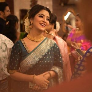 Shweta Bhattacharya Instagram - Our love is a fairytale,
She is my little princess,
I am her prince,
And we are forever,
Together we enjoy our company the most
And we make the best frame..
At my best friend's marriage ceremony @rock_n_roll_bfab

#mylove #candid #marriage #ceremony #lovelymoments #capture