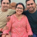 Shweta Bhattacharya Instagram - শুভ জন্মদিন মা ❤️তুমি খুব ভালো থাকো, সুস্থ থাকো আর আমার ছায়া সঙ্গী হয়ে থাকো সারাটা জীবন,,, তোমার হাসি মুখটা দেখার জন্য আমি সব করতে পারি... শুধু একটাই কথা বলবো, আমাকে ছেড়ে কখনো যেও না মা,,, তুমি ছাড়া যে আমার কোনো অস্তিত্ব নেই,,, কথা দিলাম খুব ভালো রাখবো তোমায়,,,, LOVE YOU SO MUCH MAA❤️❤️🎂🎂🍫🍫🍦🍦🍰🍰🧁🧁 #mylife #maa #happybirthday #loveyou #instagram #instagood