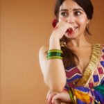 Shweta Tripathi Instagram - सारी में प्यारी✨ Wearing @toraniofficial @quirksmithjewelry 📸 @kopp_foto Styled by @purplerhapsody Beauty & mane @krisann.figueiredo.mua Style team @monica_nim