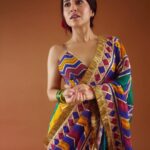 Shweta Tripathi Instagram - सारी में प्यारी✨ Wearing @toraniofficial @quirksmithjewelry 📸 @kopp_foto Styled by @purplerhapsody Beauty & mane @krisann.figueiredo.mua Style team @monica_nim