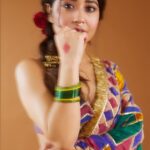Shweta Tripathi Instagram - सारी में प्यारी✨ Wearing @toraniofficial @quirksmithjewelry 📸 @kopp_foto Styled by @purplerhapsody Beauty & mane @krisann.figueiredo.mua Style team @monica_nim
