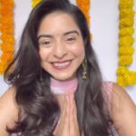 Siddhi Mahajankatti Instagram - Here’s my secret for that instant glow, it’s the L’Oréal Paris’s Glycolic Bright Serum which has 1% glycolic acid that helps in reducing those dark spots by 57% giving an instant glow! They’ve amazing festive offers this season so go get yours now ! @lorealparis #AD #GlycolicBrightSerum #GlycolicAcid #LorealParisIndia #GLowWithGlycolic