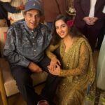 Simrat Kaur Instagram - 🙏🏻❤️⭐️ brightest of brightest star …legend of legends the one and only heartthrob of Indian cinema 🥹🥹🥹 @aapkadharam I’m so lucky i got chance to meet you sir 🙏🏻🙏🏻🙏🏻 Mumbai, Maharashtra