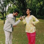 Simrat Kaur Instagram - Recently happened to visit the same location during our press tour and thought of recreating a moment from the song you are loving. We had our fun with it, now lets see what you can do! Tag us and share your recreations 😜 and we will share our favorites 🙌🙌 #chaltereishq #Gadar2