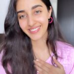 Simrat Kaur Instagram - Itna pyar de diya aap sabne 😭❤️🙏🏻 ….. mai jitna shukriya keru aap sabka utna kam hai 🙏🏻🙏🏻🙏🏻 bus aap aese hi pyar dete rehna…. Aur mai aese hi apko khush karte rahungi ye mera waada hai 🙏🏻❤️ Mumbai, Maharashtra