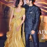 Simrat Kaur Instagram - Apke andaz se toh aap bikul Rajesh Khanna lagtey hain @iutkarsharma ⭐️❤️ Wearing the prettiest dress @sulakshanamonga Hair by @hairbyswatitare14 Makeup ny @nickymua_ Clicked by @thephoto_hunger Mumbai, Maharashtra